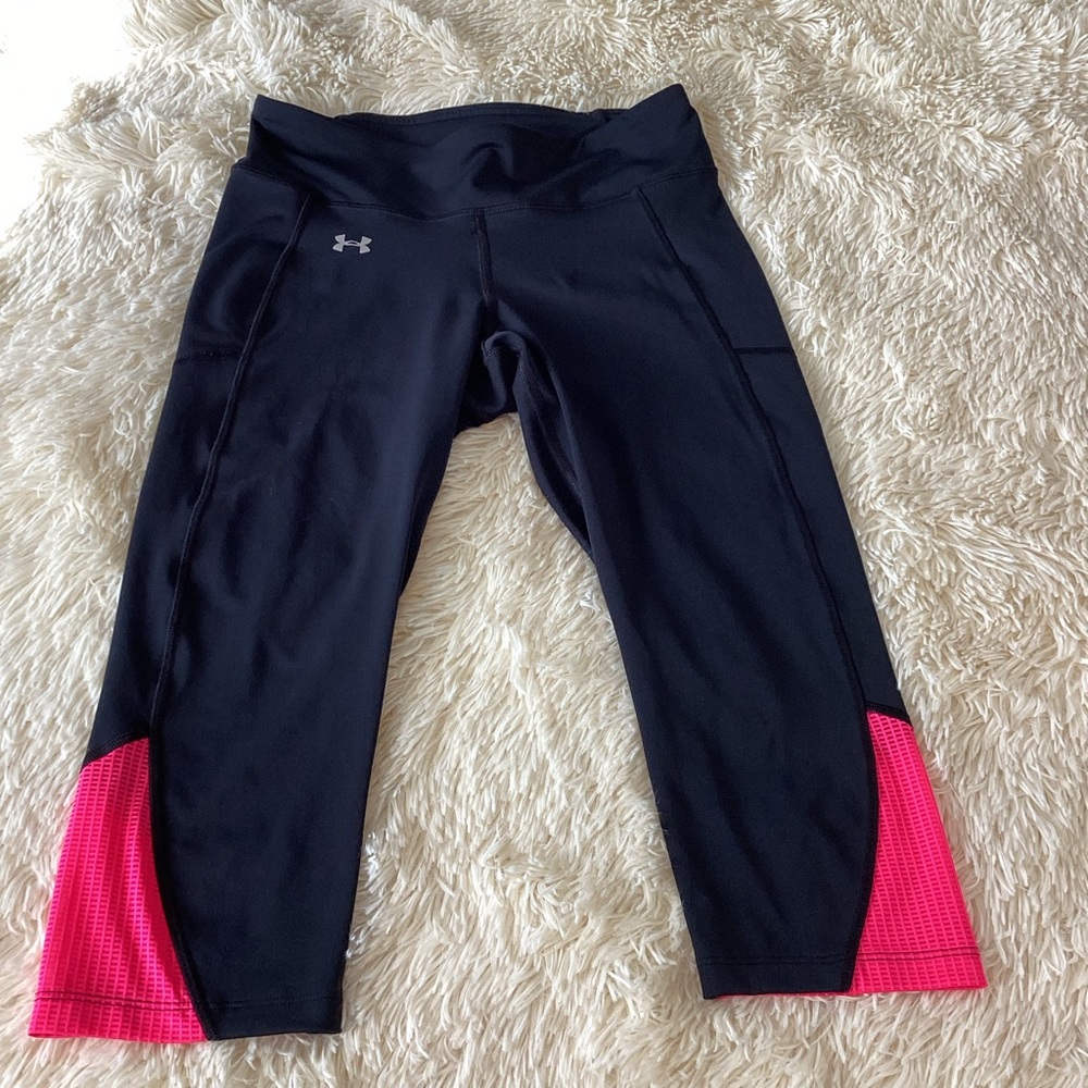 Women’s Under Armour Compression Capri Pants Leggings Black/Hot Pink‎ Medium